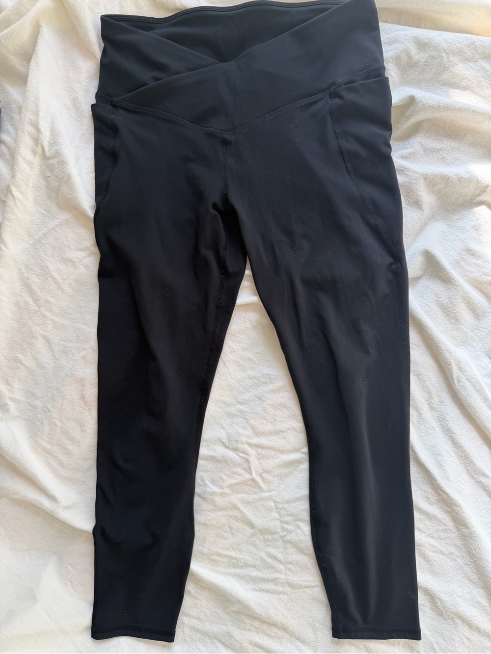 Fabletics PureLuxe Women's Black Pull-On Leggings Pockets Stretch Sz S/M